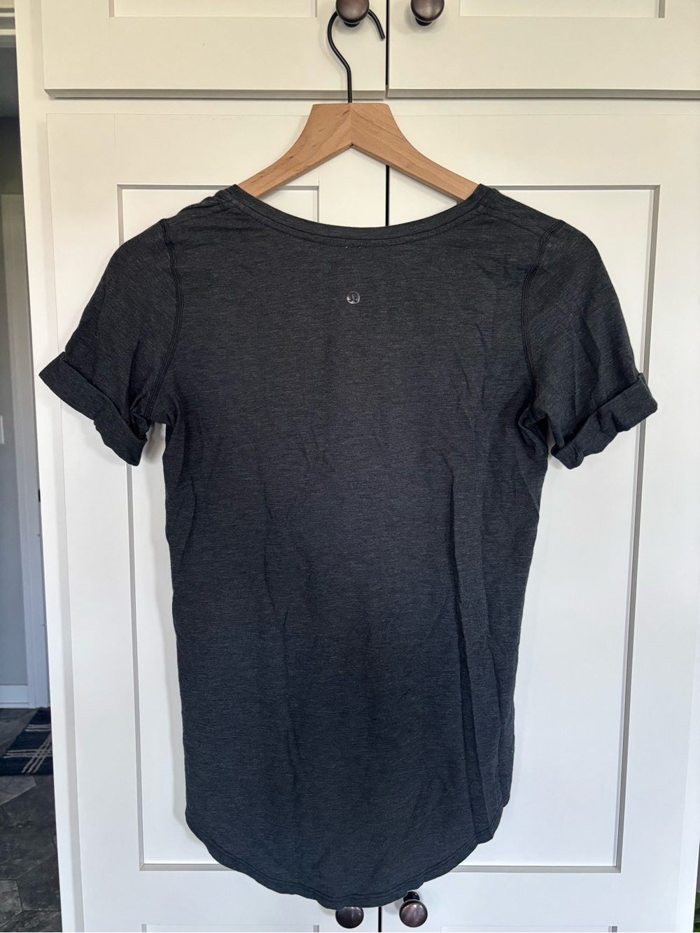 lululemon athletica Women's Dark Gray Short Sleeve Crew Tee
